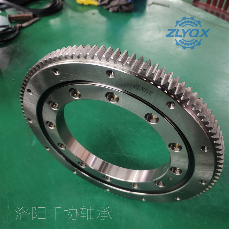 ZLYQX轉(zhuǎn)盤軸承滾道剝落的原因及修復(fù)方法 ZLYQX轉(zhuǎn)盤軸承滾道剝落的原因及修復(fù)方法