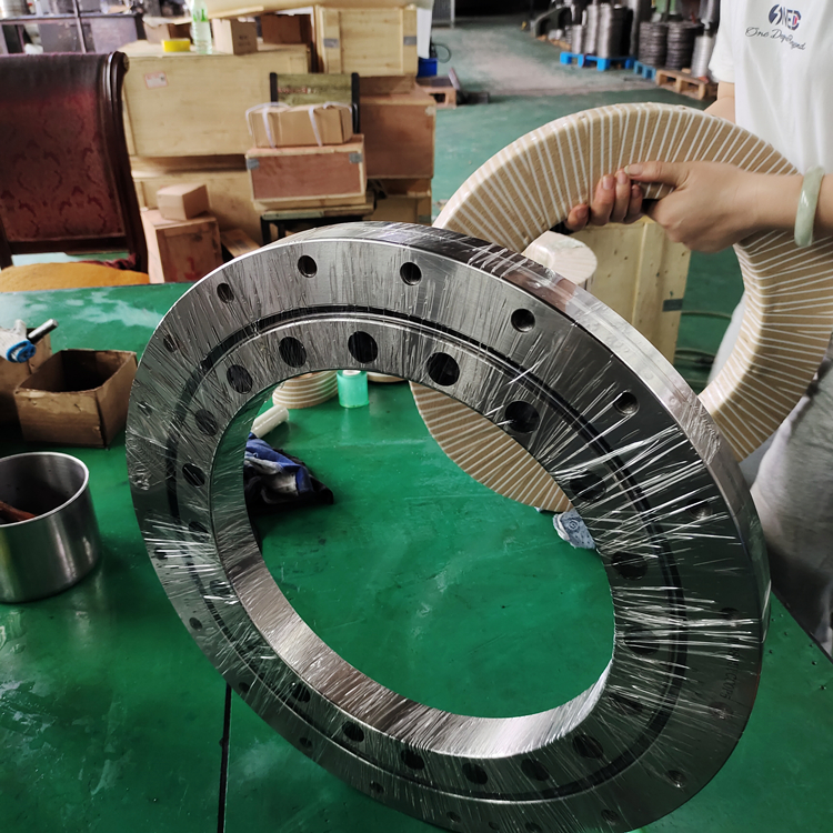 交叉滾子軸承廠家淺談軸承穩定工作，要注意以下幾點？